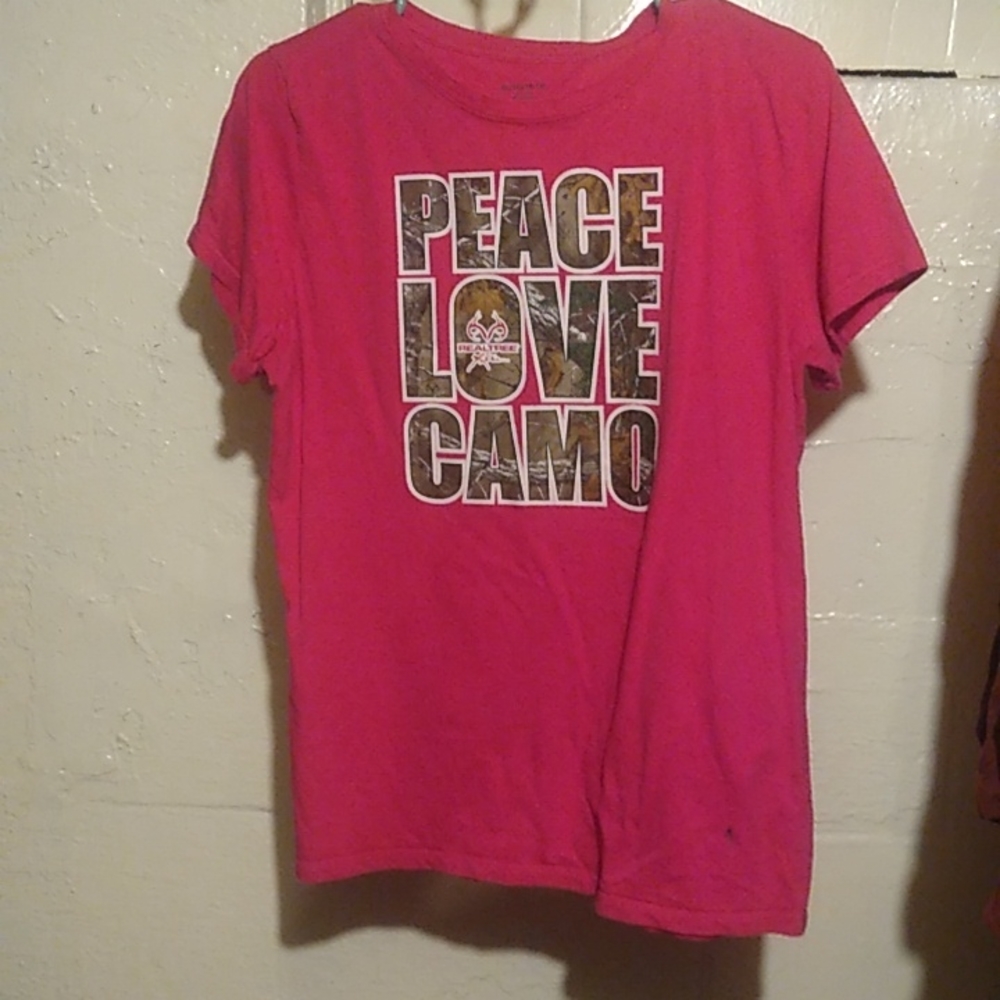Short sleeve dark pink real tree camo shirt size XL 16-18